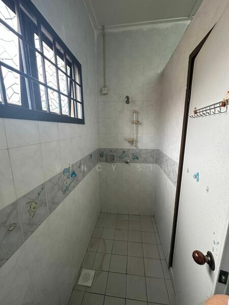 2-storey Terraced House for Sale in Taman Pelangi Indah (Ulu Tiram) - Vincy Sia - Bathroom - PropertyGuru.com.my