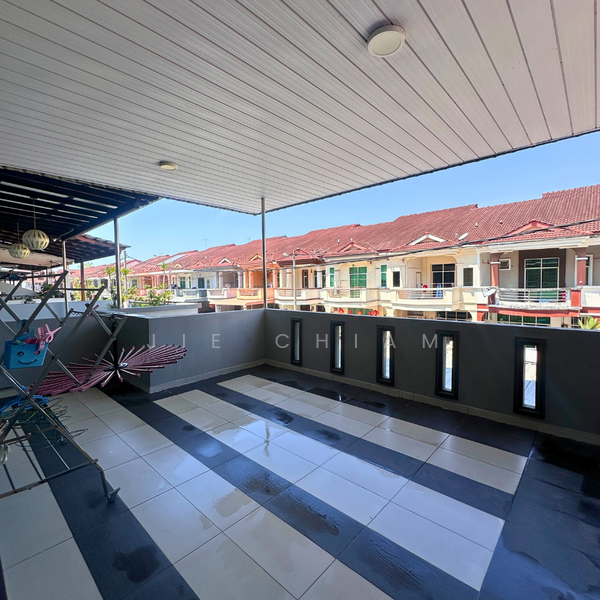 3-storey Terraced House for Sale in Taman Merbau Indah (Butterworth) - Jie Chiam - Balcony - PropertyGuru.com.my