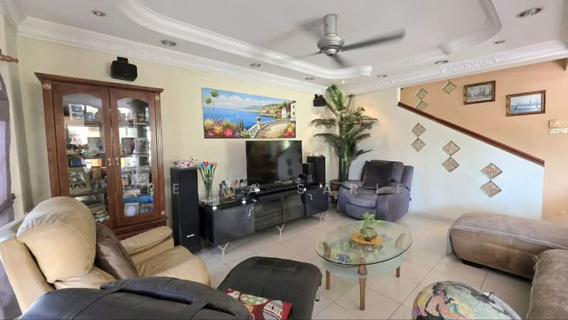 2-storey Terraced House for Sale in Shah Alam (Selangor) - Reena Sarif - Living Room - PropertyGuru.com.my