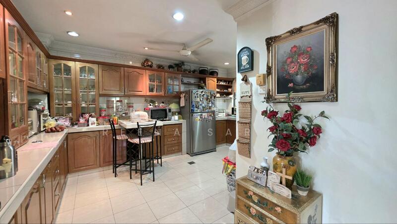 2-storey Terraced House for Sale in Shah Alam (Selangor) - Reena Sarif - Kitchen - PropertyGuru.com.my