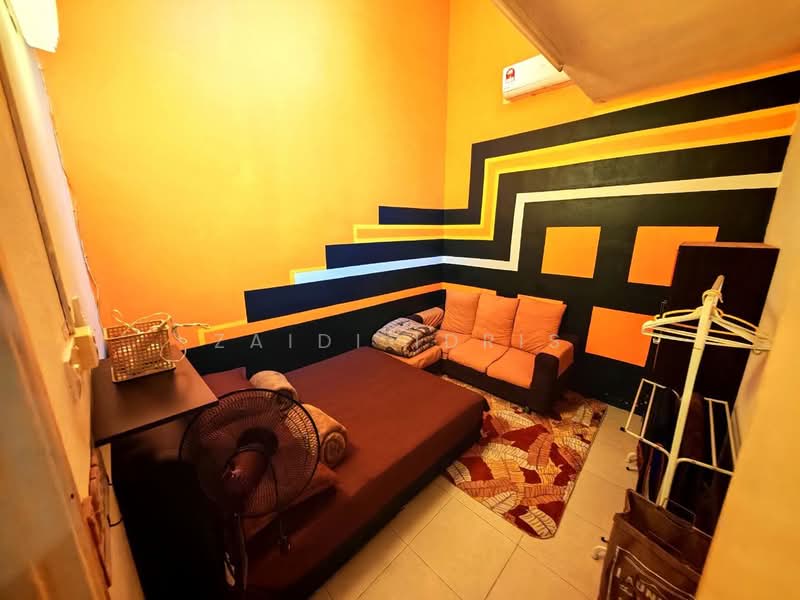 Semi-Detached House for Sale in Banting (Selangor) - Zaidi Idris - Living Room - PropertyGuru.com.my