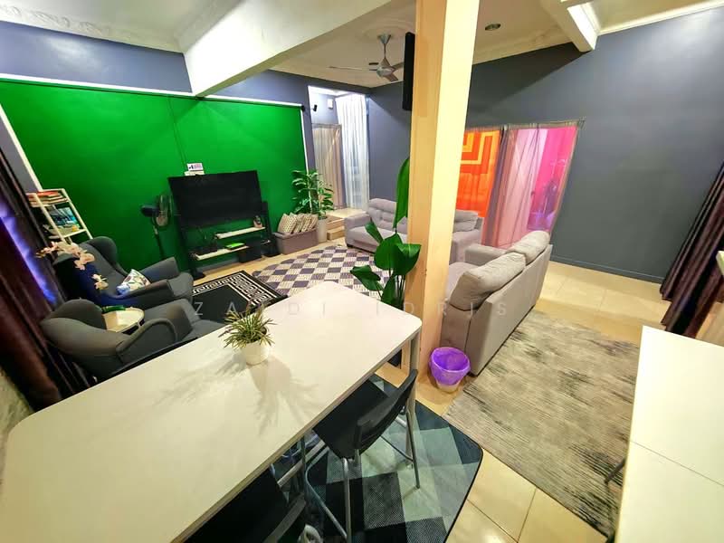 Semi-Detached House for Sale in Banting (Selangor) - Zaidi Idris - Living Room - PropertyGuru.com.my