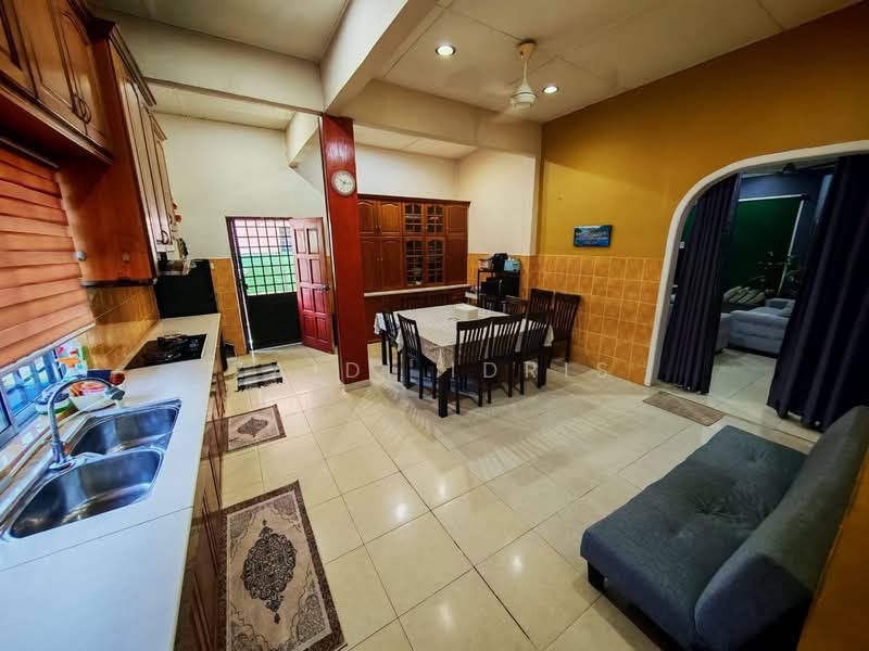 Semi-Detached House for Sale in Banting (Selangor) - Zaidi Idris - Kitchen - PropertyGuru.com.my
