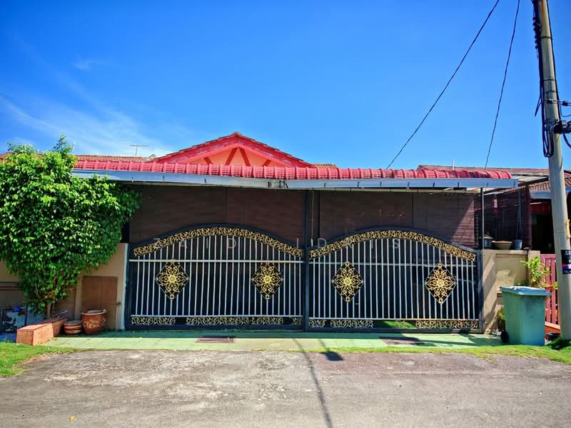 Semi-Detached House for Sale in Banting (Selangor) - Zaidi Idris - Exterior - PropertyGuru.com.my