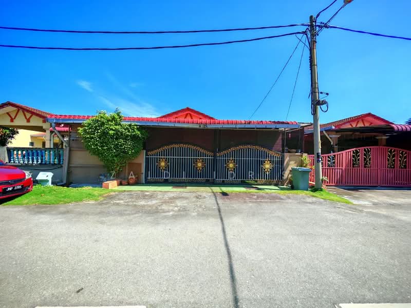 Semi-Detached House for Sale in Banting (Selangor) - Zaidi Idris - Exterior - PropertyGuru.com.my