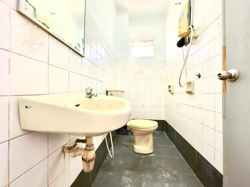 2-storey Terraced House for Sale in Usj 9 (Subang Jaya) - Zuraina Rajudin - Bathroom - PropertyGuru.com.my