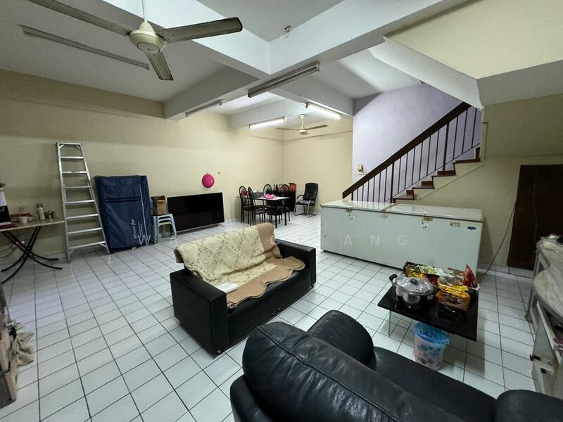 Taman Anggerik @ Johor Jaya untuk Untuk Dijual - RM 550,000, Apr 2026 - Living Room - PropertyGuru.com.my