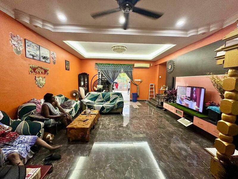 2-storey Terraced House for Sale in Taman Bestari Indah (Ulu Tiram) - Wallace Ang - Living Room - PropertyGuru.com.my