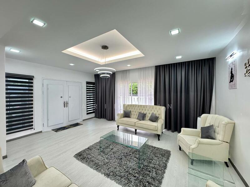 Seksyen 7 untuk Untuk Dijual - RM 1,350,000, Feb 2026 - Living Room - PropertyGuru.com.my
