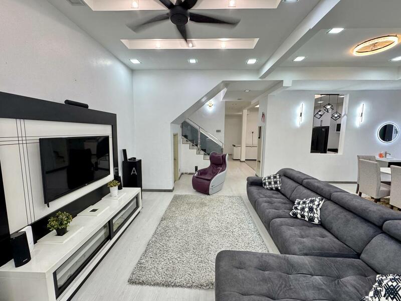 Seksyen 7 untuk Untuk Dijual - RM 1,350,000, Feb 2026 - Living Room - PropertyGuru.com.my