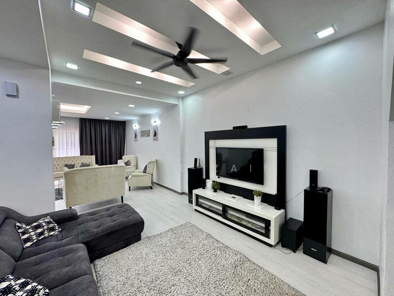 Seksyen 7 untuk Untuk Dijual - RM 1,350,000, Feb 2026 - Living Room - PropertyGuru.com.my