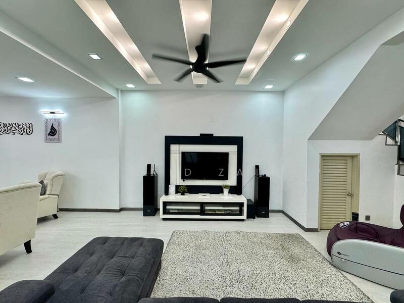 Seksyen 7 untuk Untuk Dijual - RM 1,350,000, Feb 2026 - Living Room - PropertyGuru.com.my
