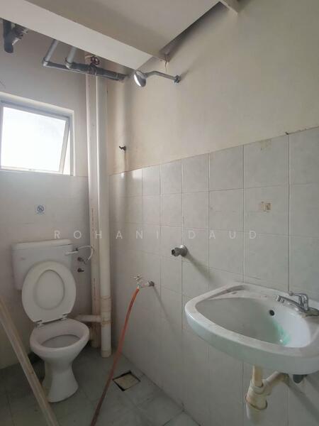 Apartment for Sale at Birchwood Court - Rohani Daud - Bathroom - PropertyGuru.com.my