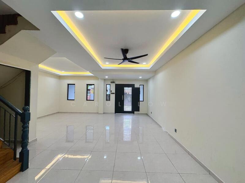2-storey Terraced House for Sale in Taman Puteri Wangsa (Ulu Tiram) - Carol Low - Living Room - PropertyGuru.com.my
