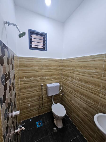 1-storey Terraced House for Sale in Taman Megah Ria (Masai) - Carol Low - Bathroom - PropertyGuru.com.my