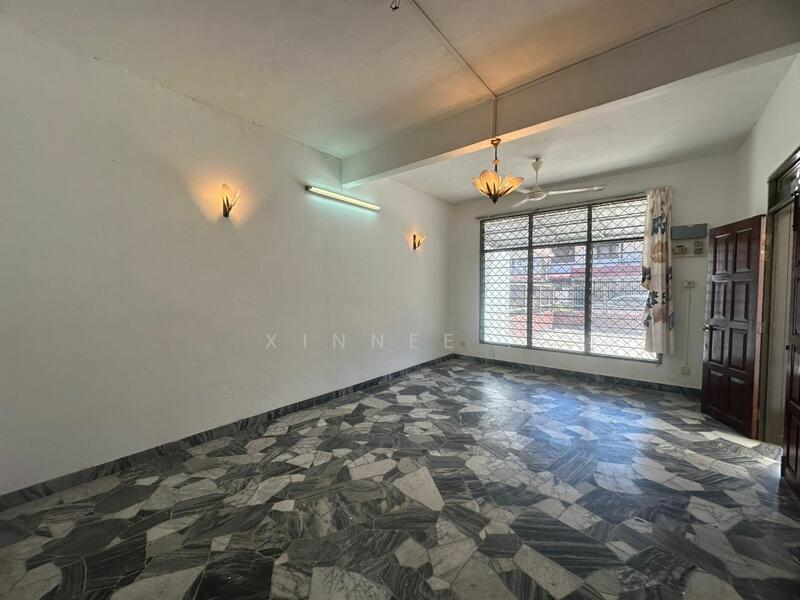 2-storey Terraced House for Sale in Mount Erskine (Tanjung Tokong) - Xinnee . - Living Room - PropertyGuru.com.my