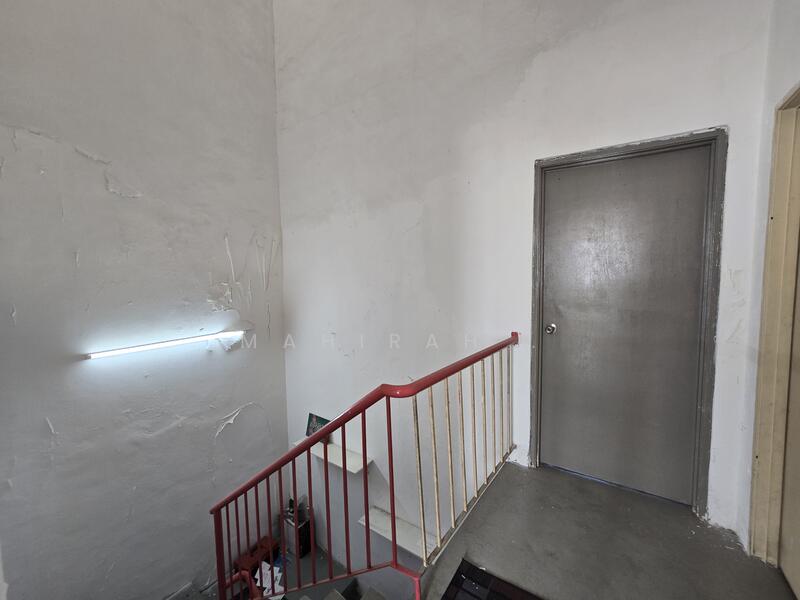 2-storey Terraced House for Sale in Bandar Rinching Seksyen 5 (Semenyih) - Mahirah . - Corridor - PropertyGuru.com.my