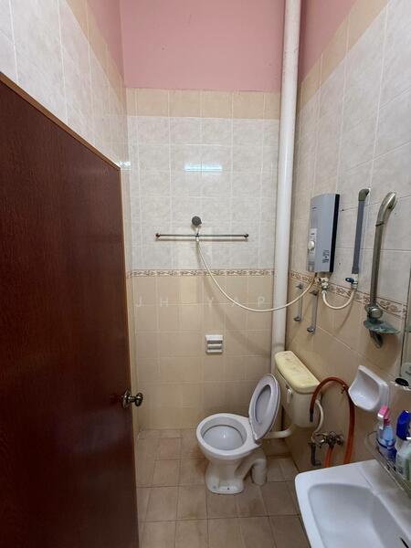 Bandar Indahpura untuk Untuk Dijual - RM 427,000, Feb 2026 - Bathroom - PropertyGuru.com.my