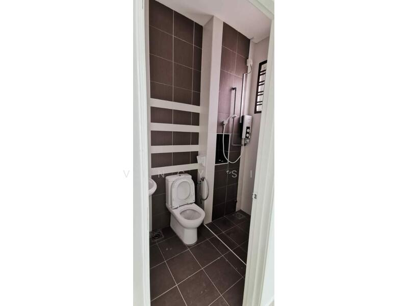 2-storey Terraced House for Sale in Taman Seri Austin (Tebrau) - Vincy Sia - Bathroom - PropertyGuru.com.my