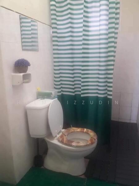 Condominium for Sale at Oakleaf Park - HELMY IZZUDIN - Bathroom - PropertyGuru.com.my