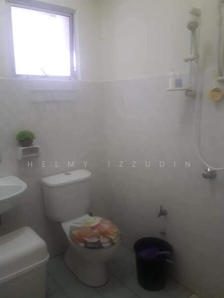 Condominium for Sale at Oakleaf Park - HELMY IZZUDIN - Bathroom - PropertyGuru.com.my