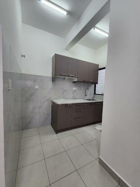 Sky Awani Residensi 2 untuk Untuk Disewa - RM 1,350 /bulan, Feb 2026 - Kitchen - PropertyGuru.com.my