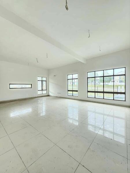2-storey Terraced House for Sale in Taman Seri Austin (Tebrau) - Han Yong Ang - Living Room - PropertyGuru.com.my