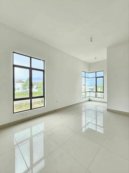 2-storey Terraced House for Sale in Taman Seri Austin (Tebrau) - Han Yong Ang - Living Room - PropertyGuru.com.my