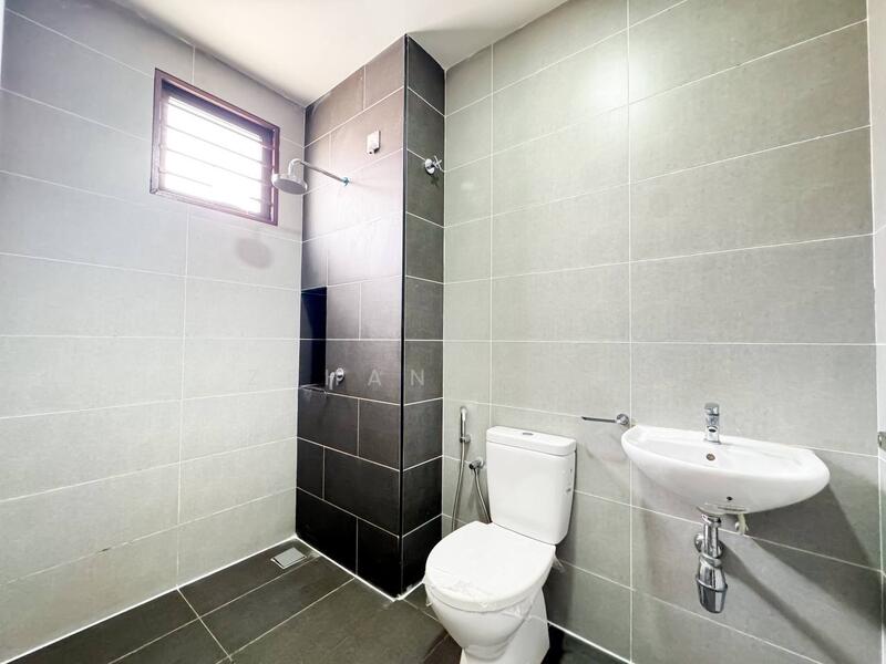2-storey Terraced House for Rent in Setia Alam (Selangor) - Zehan Zaki - Bathroom - PropertyGuru.com.my