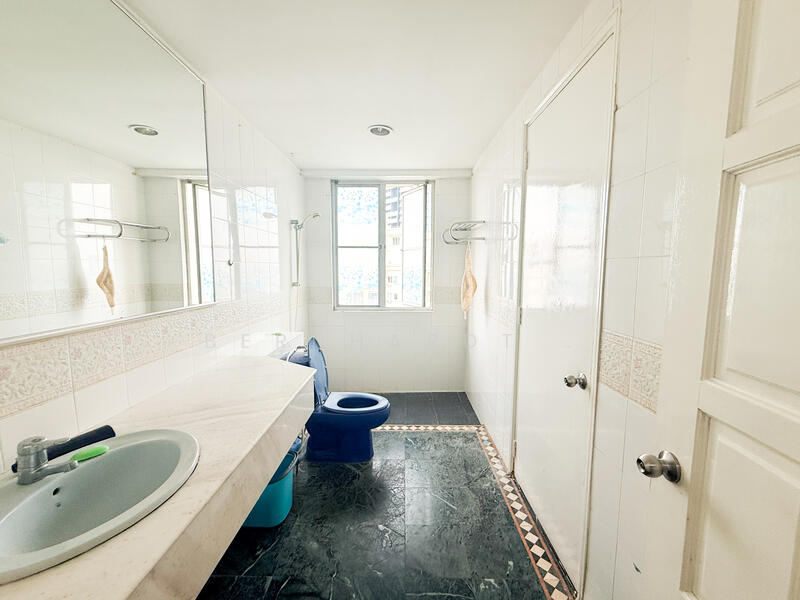 Condominium for Sale at Pantai Panorama Condominiums - Bernhardt . - Bathroom - PropertyGuru.com.my