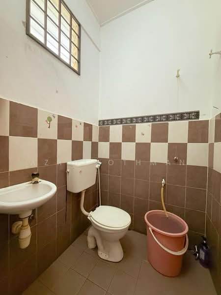 1-storey Terraced House for Sale in Rantau (Negeri Sembilan) - Azrul Othman - Bathroom - PropertyGuru.com.my
