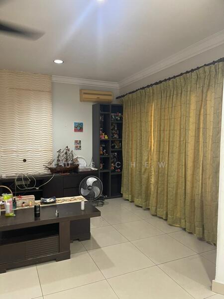 Semi-Detached House for Sale in Sungai Buloh (Selangor) - Luis Chew - Living Room - PropertyGuru.com.my