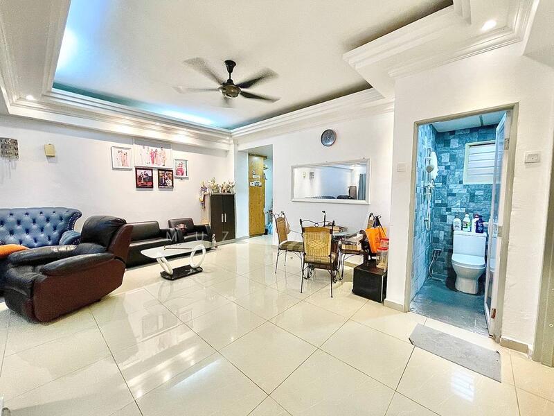 Apartment for Sale at Prima Saujana - Muz Hafiz - Living Room - PropertyGuru.com.my