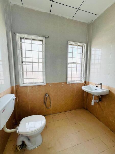 Taman Medan Jaya Apartment untuk Untuk Dijual - RM 420,000, Feb 2026 - Bathroom - PropertyGuru.com.my