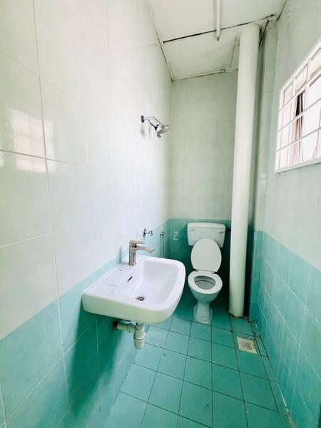 Taman Medan Jaya Apartment untuk Untuk Dijual - RM 420,000, Feb 2026 - Bathroom - PropertyGuru.com.my