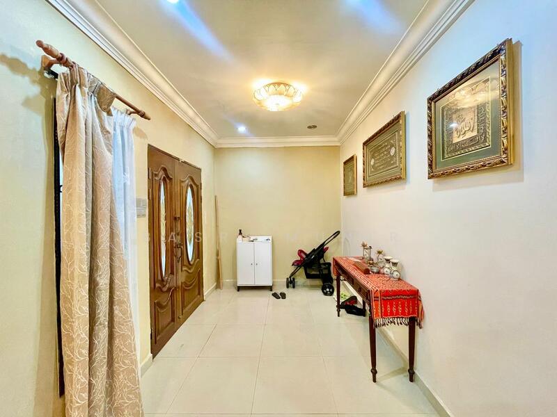 2-storey Terraced House for Sale in Bukit Bandaraya (Shah Alam) - Basri Munir - Entrance - PropertyGuru.com.my
