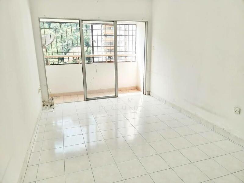 Apartment for Sale at Flora Damansara Flat - Wan Azemi Wan Daud - Balcony - PropertyGuru.com.my