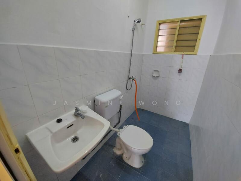 Apartment for Rent at Kinrara Putri - Jasmine Wong - Bathroom - PropertyGuru.com.my