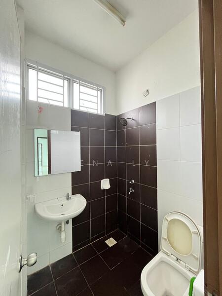 Terraced House for Sale in Skudai (Johor) - Elena Lye - Bathroom - PropertyGuru.com.my
