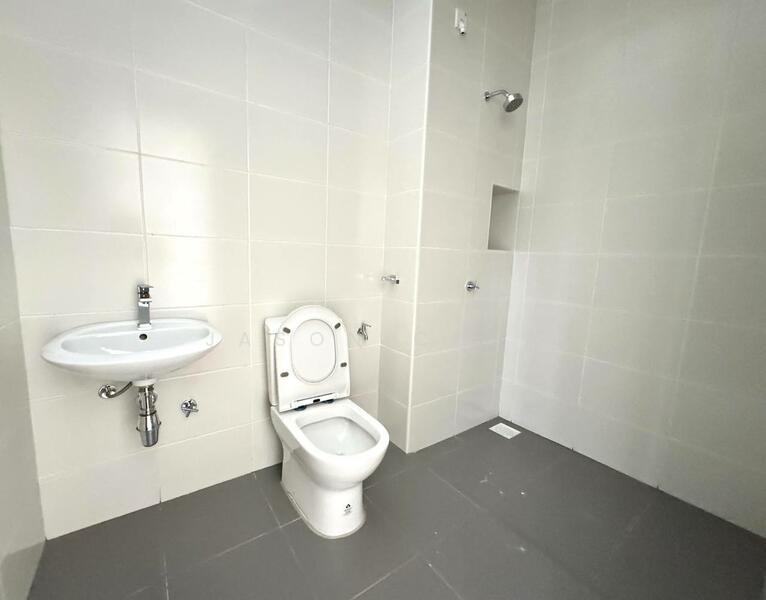 Cluster House for Sale in Eco Botanic (Iskandar Puteri (Nusajaya)) - Jason Chua - Bathroom - PropertyGuru.com.my