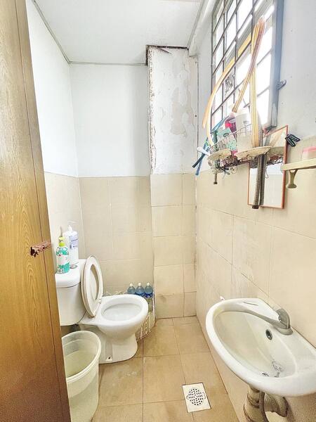 Flat for Sale at Pangsapuri Villamas - Muz Hafiz - Bathroom - PropertyGuru.com.my