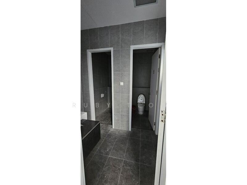 Semi-D Factory for Rent in Eco Business Park 2 Senai (Senai) - Ruby Teow - Bathroom - PropertyGuru.com.my