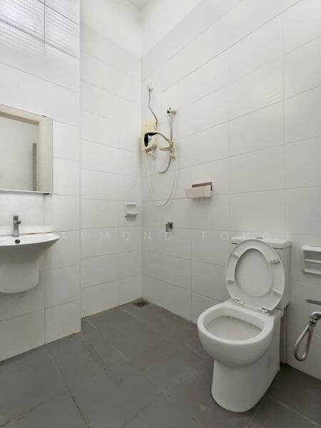 2-storey Terraced House for Sale in Taman Ekoflora (Johor Bahru) - Raymond Fong - Bathroom - PropertyGuru.com.my