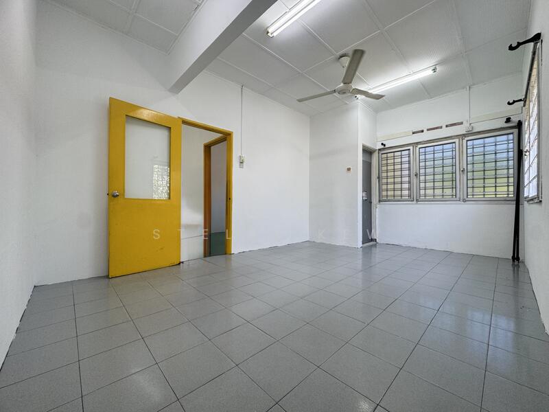 2-storey Terraced House for Sale in Taman Bukit Serdang (Seri Kembangan) - Stella Kew - Interior - PropertyGuru.com.my