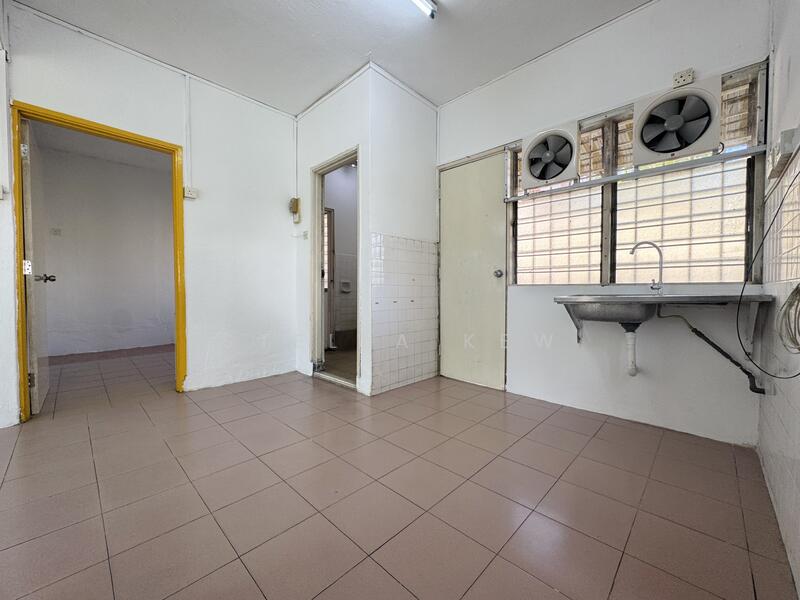 2-storey Terraced House for Sale in Taman Bukit Serdang (Seri Kembangan) - Stella Kew - Interior - PropertyGuru.com.my