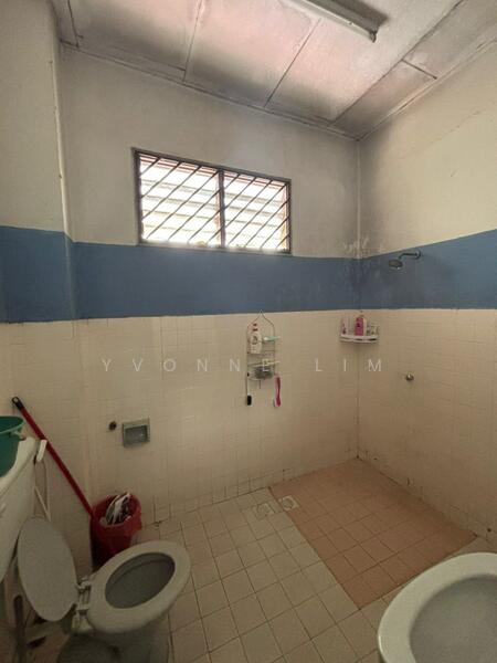 Taman Desa Jaya untuk Untuk Dijual - RM 600,000, Feb 2026 - Bathroom - PropertyGuru.com.my