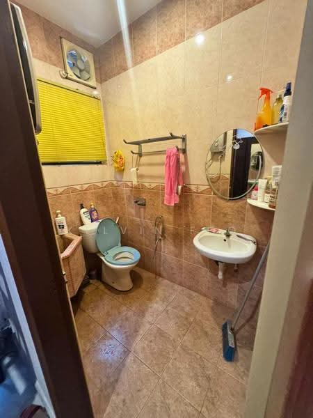 Semi-Detached House for Sale in Taman Teluk Intan (Teluk Intan) - Kelvin Foo - Bathroom - PropertyGuru.com.my