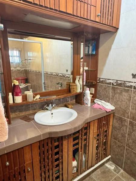 Semi-Detached House for Sale in Taman Teluk Intan (Teluk Intan) - Kelvin Foo - Bathroom - PropertyGuru.com.my