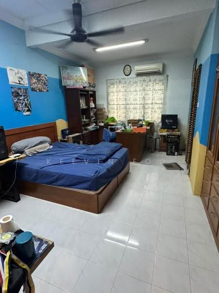 Semi-Detached House for Sale in Taman Teluk Intan (Teluk Intan) - Kelvin Foo - Bedroom - PropertyGuru.com.my