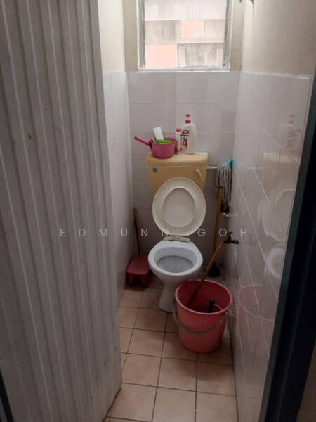 Flat for Sale at Sri Indah - Edmund Goh - Bathroom - PropertyGuru.com.my